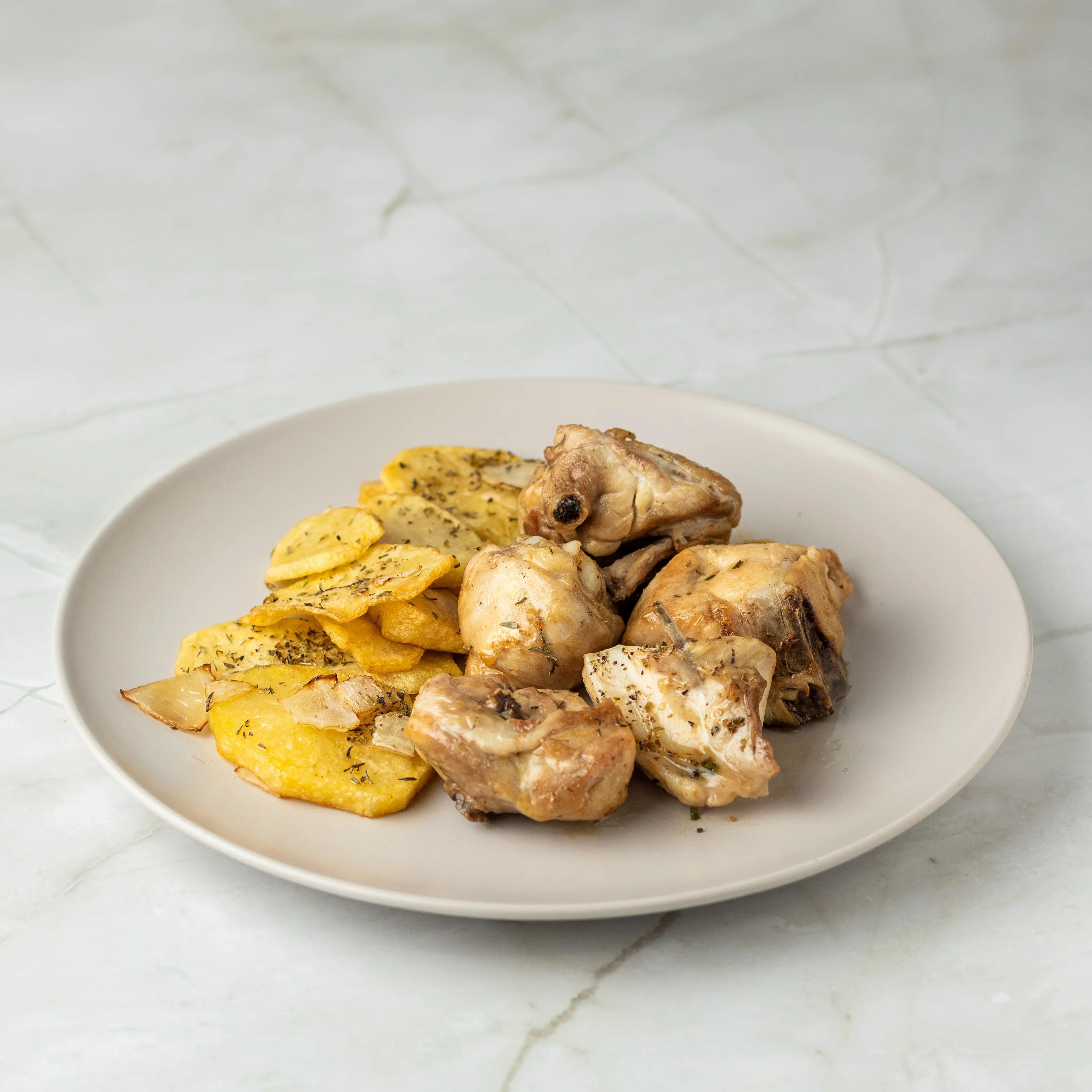 Pollo-al-horno-con-patatas.webp